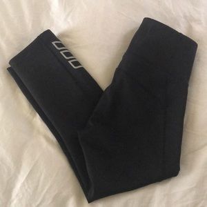 Lorna Jane cropped black leggings size small